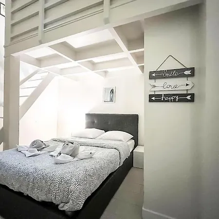 Montmartre Feutrier Apartment